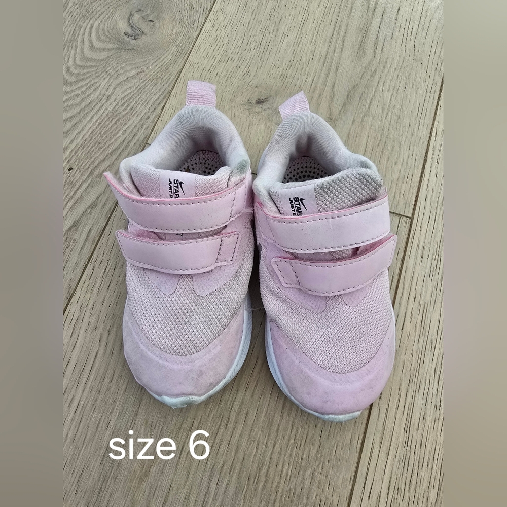 GUC Pink Nike Shoes size 6
